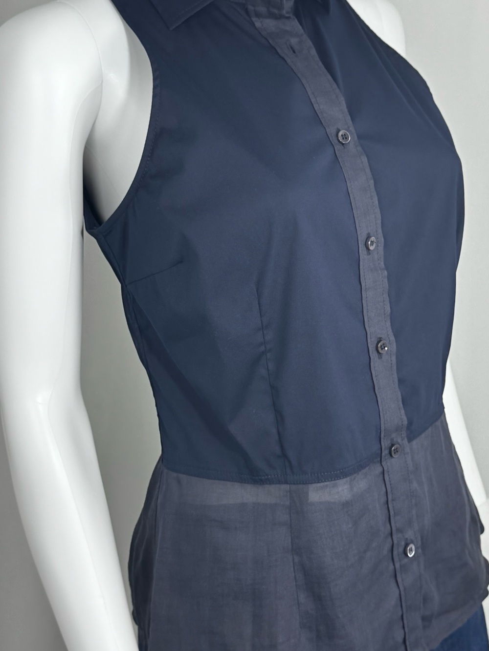 Pristine Brunello Cucinelli Sleeveless Mixed-Media Peplum Shirt - Size L (US) - Picture 7 of 16